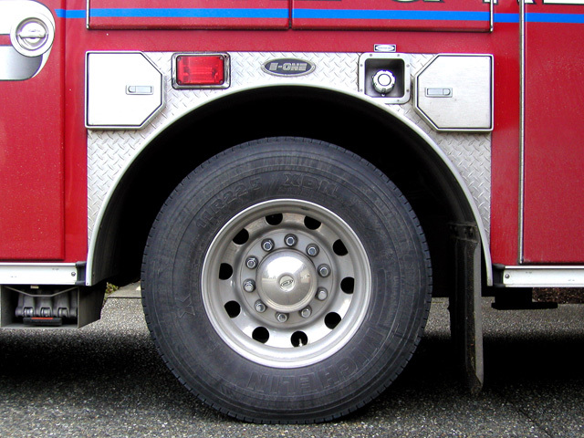 Brush fire burns near Los Angeles Zoo in Griffith Park
