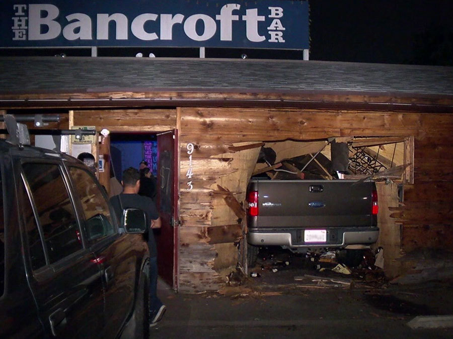 Driver crashes picktup truck into Spring Valley bar moments after leaving it KGTV