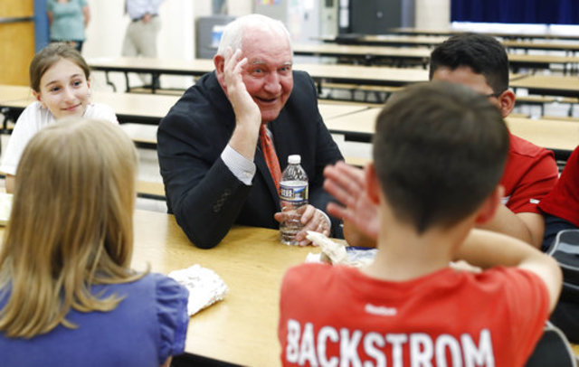 Gov't relaxes salt, whole grain standards for school meals