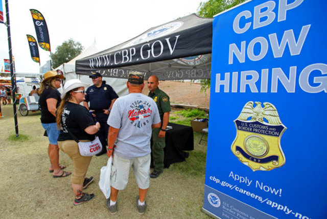 Border Patrol casts agent recruiting net at fairs, rodeos