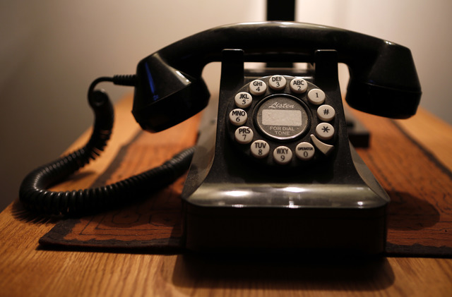 Americans hang up on landlines as cellphone homes dominate
