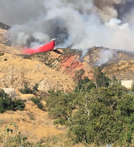 'Mart Fire' scorches hundreds of acres in San Bernardino County