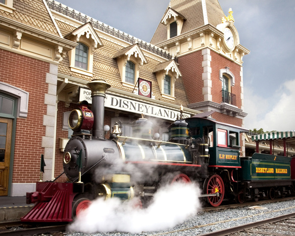 Disneyland offers annual pass holders ticket discounts up to 40 percent