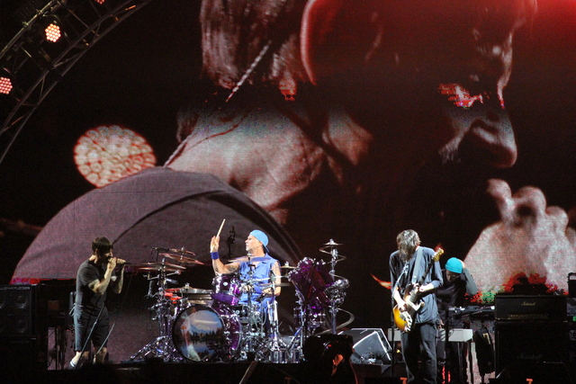 PHOTO: Red Hot Chili Peppers heat up KAABOO Del Mar