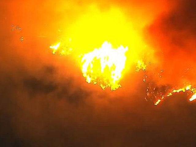 Creek fire shuts down portion of 210 Freeway, traffic being diverted Creek fire shuts down portion of 210 Freeway, traffic being diverted