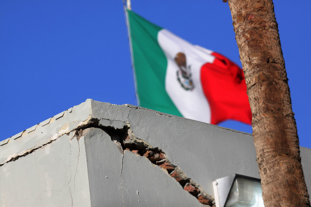 13 killed after chopper assessing quake damage crashes in southern Mexico 13 killed after chopper assessing quake damage crashes in southern Mexico