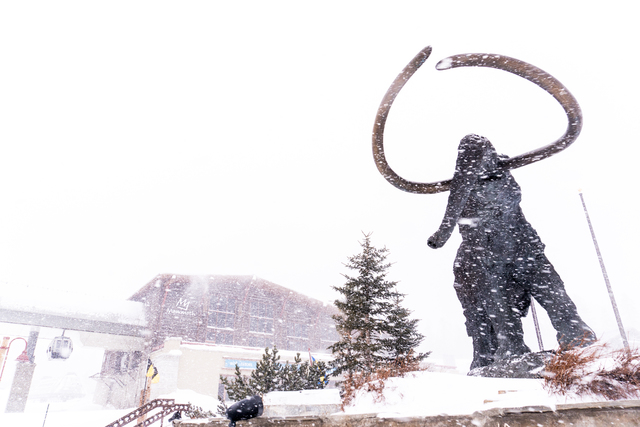 Avalanche closes Mammoth Mountain ski resort, partially buries 3