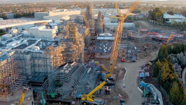 Drone footage gives galactic flyover of Disneyland's new 'Star Wars' expansion