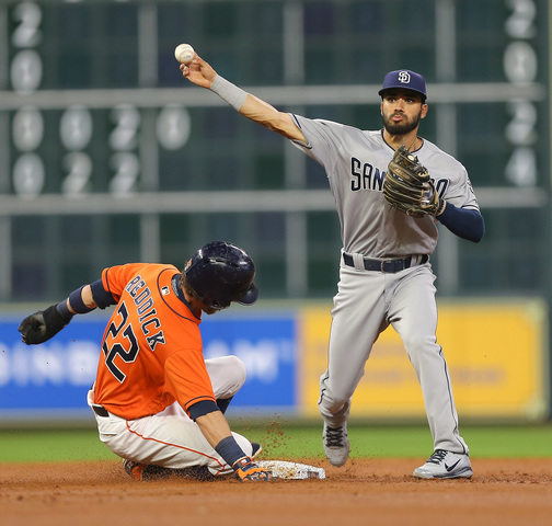 Pirela, Padres end Astros' 5-game winning streak, 4-1