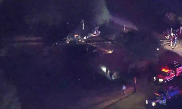 6 killed in fiery plane crash on Arizona golf course