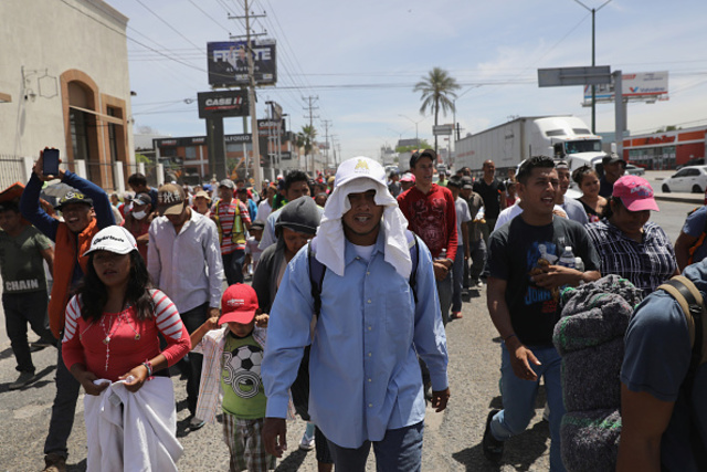 Migrant caravan approaches US-Mexico border