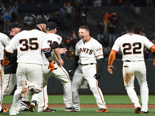 Former Padre Nick Hundley's pinch-hit single in 9th rallies Giants past San Diego