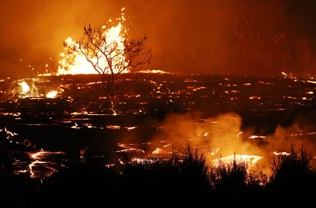 Hawaii lava flows destroy 4 homes, sparking evacuation preparations