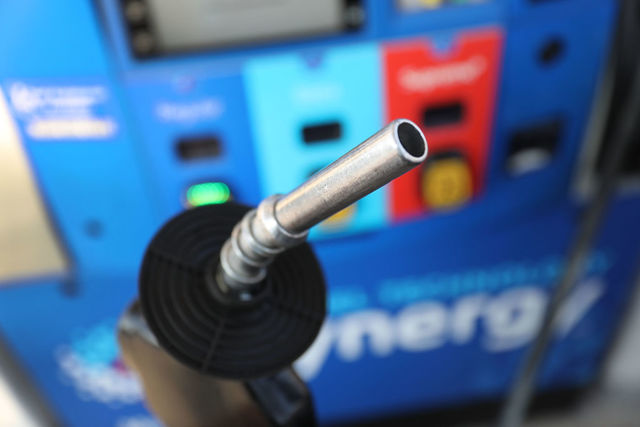 Memorial Day weekend gas prices to hit 'maybe I'll stay home' levels