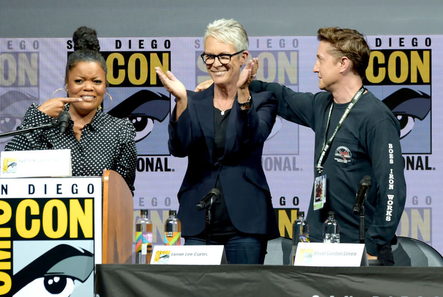 Jamie Lee Curtis, San Diego Comic-Con fan share emotional 'Halloween' hug - 10News.com KGTV-TV San Diego