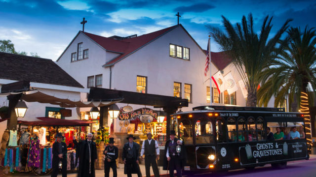 Early discounts on Ghosts and Gravestones Halloween tour