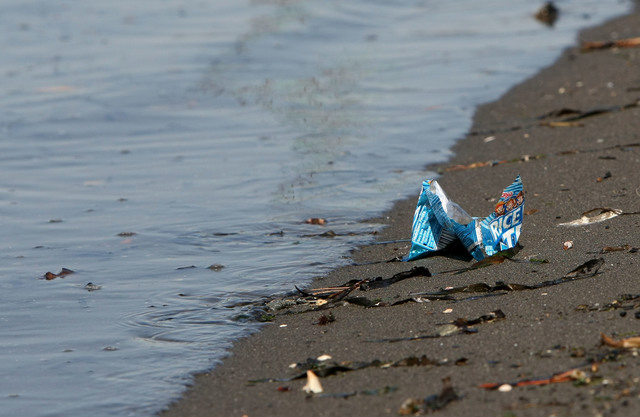Massive boom will corral debris from Great Pacific Garbage Patch